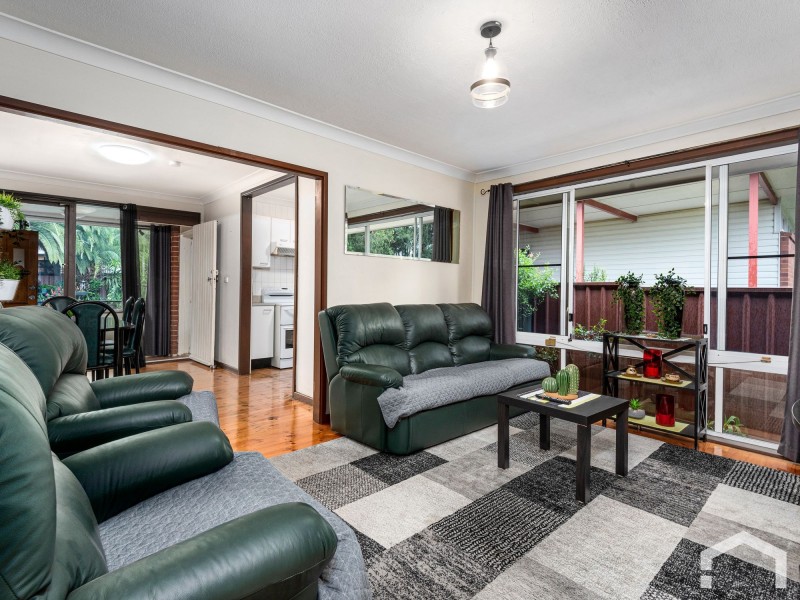 208 Woodstock Ave, Whalan NSW 2770