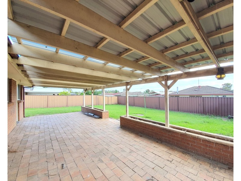 228 Banks Drive, St Clair NSW 2759