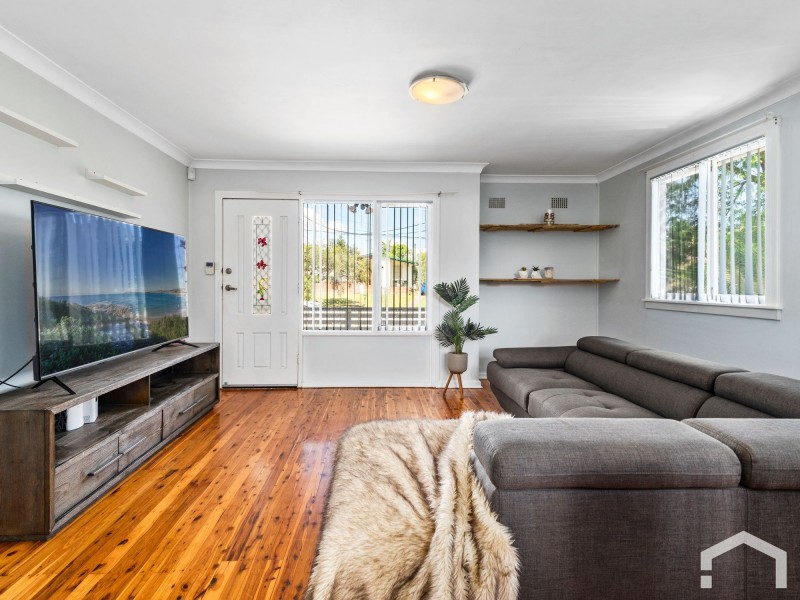 8 & 8a Talmiro St, Whalan NSW 2770