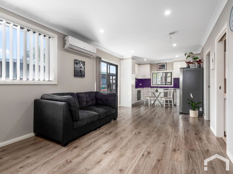 8 & 8a Talmiro St, Whalan NSW 2770