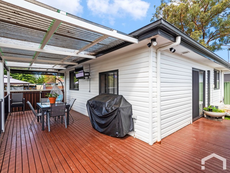 8 & 8a Talmiro St, Whalan NSW 2770
