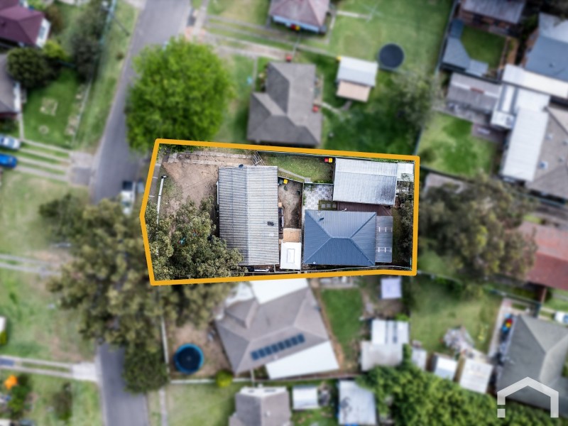 8 & 8a Talmiro St, Whalan NSW 2770