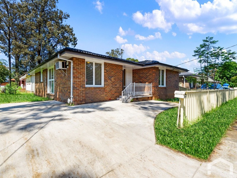 125 & 125A Captain Cook Dr, Willmot NSW 2770