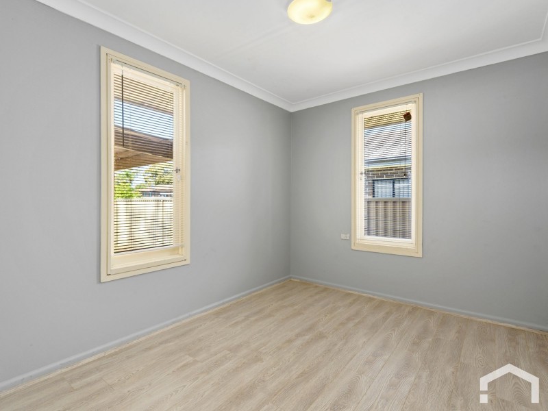 125 & 125A Captain Cook Dr, Willmot NSW 2770