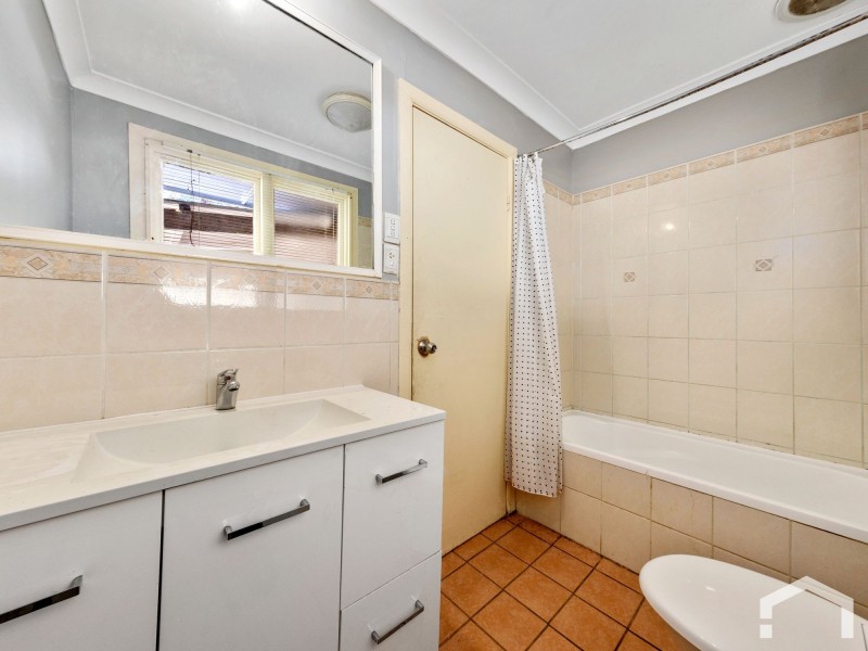 125 & 125A Captain Cook Dr, Willmot NSW 2770