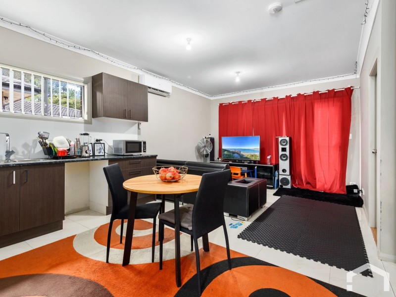 125 & 125A Captain Cook Dr, Willmot NSW 2770