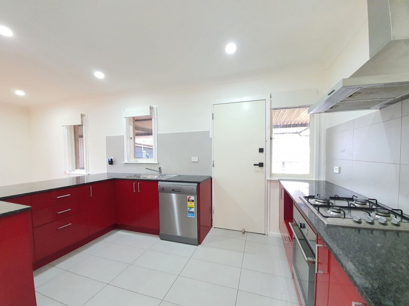 30 Palmyra Avenue, Lethbridge Park NSW 2770