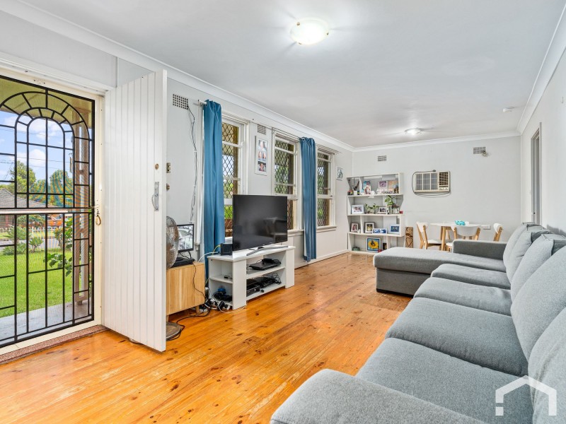 31 Parkes Cres, Blackett NSW 2770