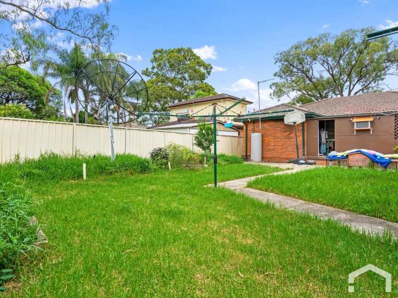 31 Parkes Cres, Blackett NSW 2770