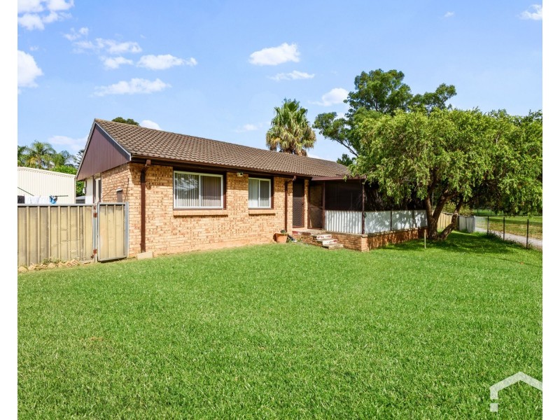 13 Mudie Place, Blackett NSW 2770
