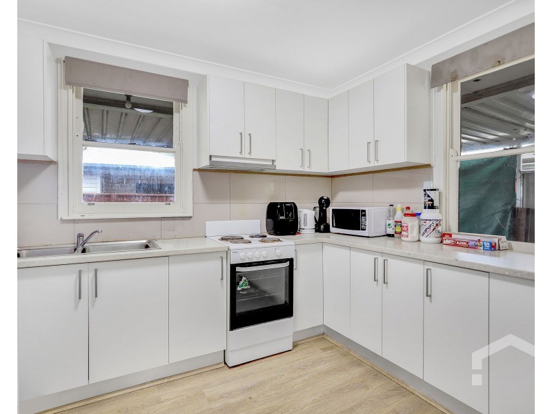 87 & 87a Captain Cook Drive, Willmot NSW 2770
