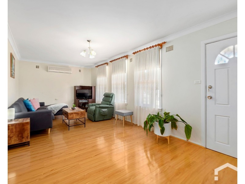 44 Kurama Cres, Whalan NSW 2770