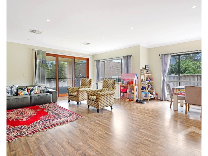 64 Bridgewood Drive, Beaumont Hills NSW 2155