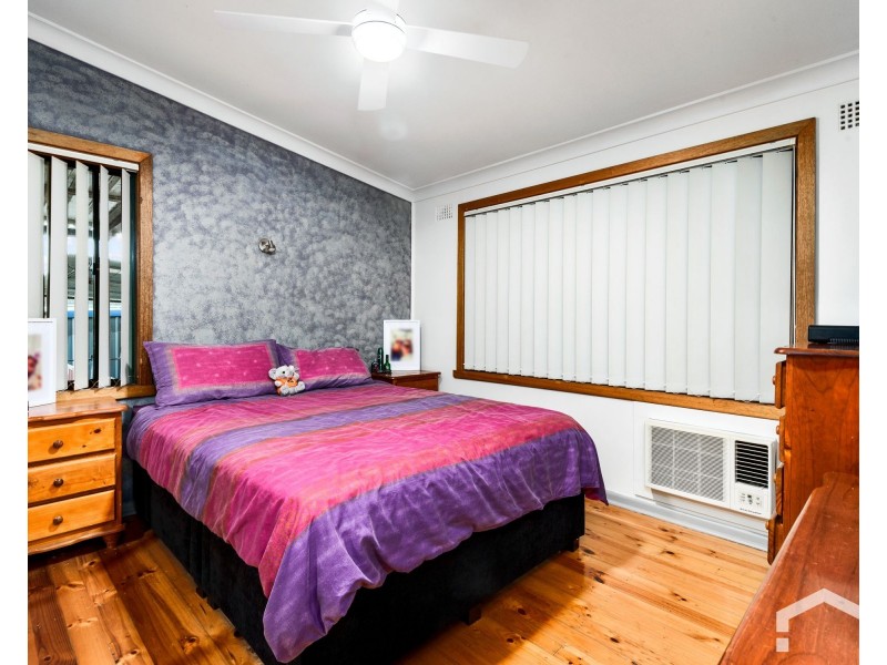 17 Nauru Crescent, Lethbridge Park NSW 2770