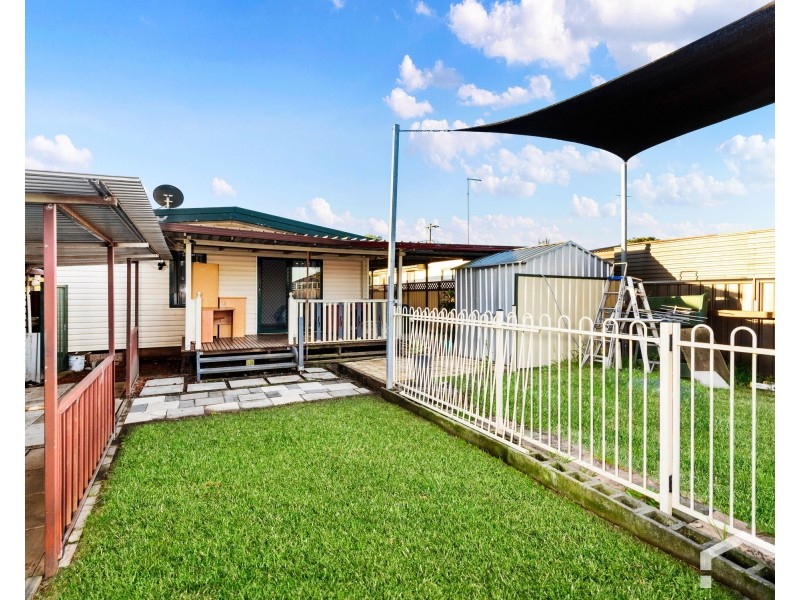 17 Nauru Crescent, Lethbridge Park NSW 2770
