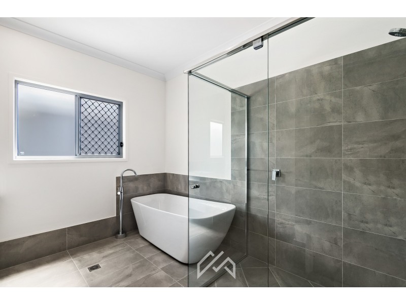 20 Varcoe Street, Wavell Heights QLD 4012