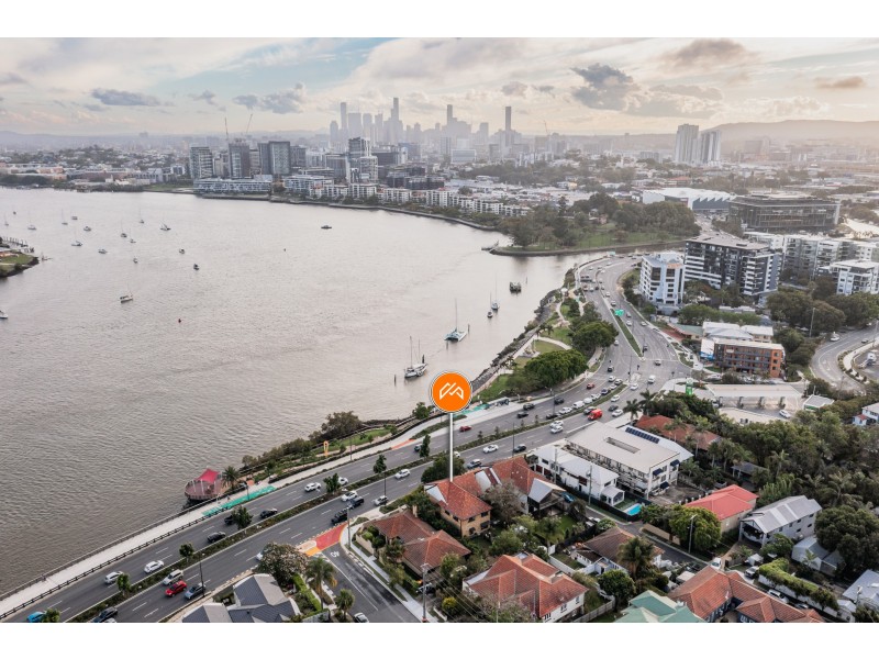 8 Toorak Road, Hamilton QLD 4007