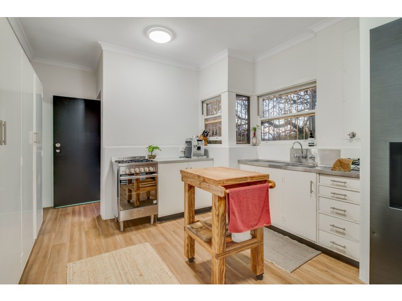 8 Toorak Road, Hamilton QLD 4007