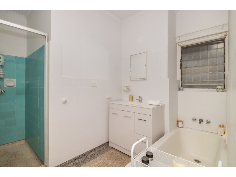 8 Toorak Road, Hamilton QLD 4007