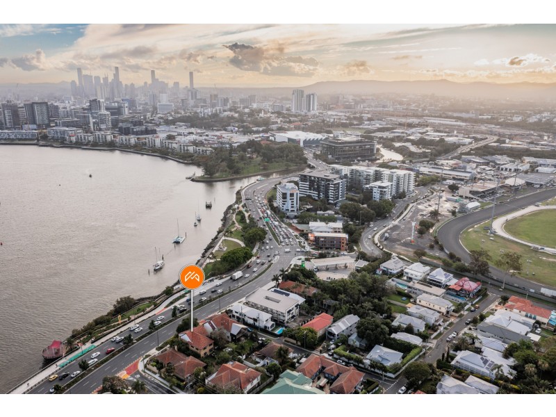 8 Toorak Road, Hamilton QLD 4007