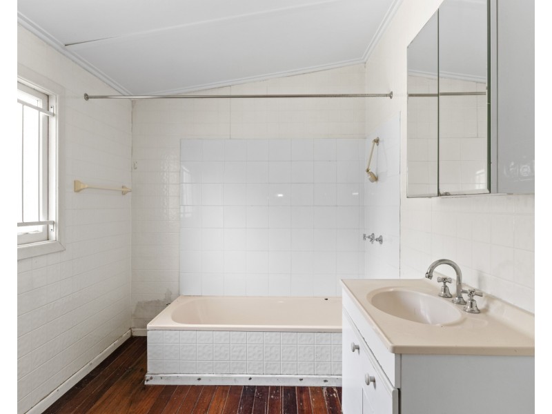 9 Ada Street, Windsor QLD 4030