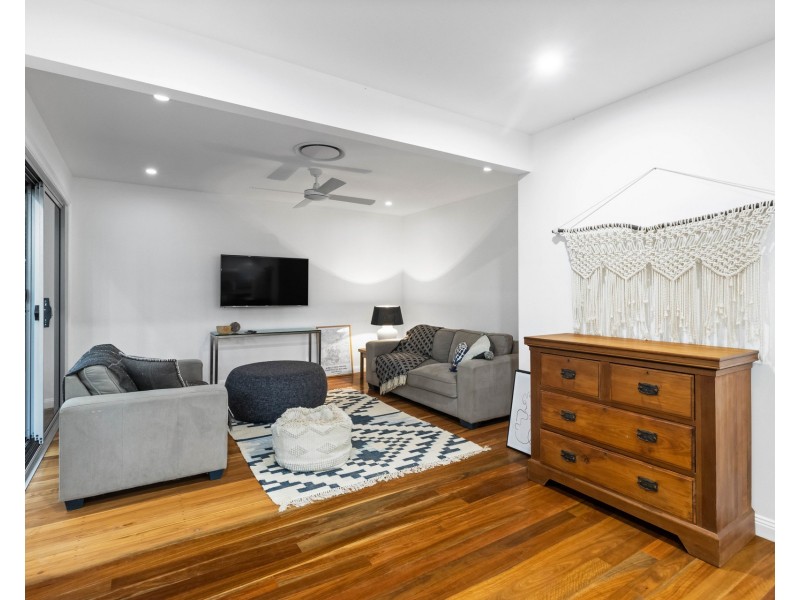 18 Doulton Street, Stafford Heights QLD 4053