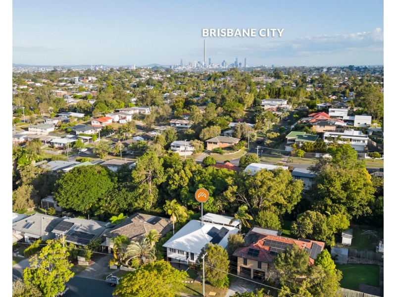 18 Doulton Street, Stafford Heights QLD 4053