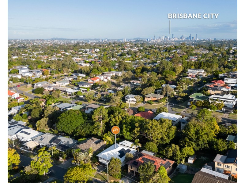 18 Doulton Street, Stafford Heights QLD 4053