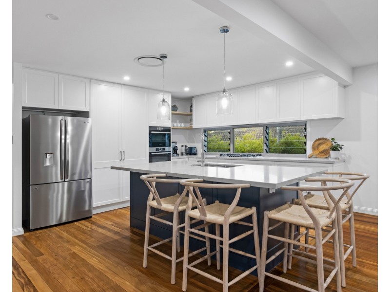 18 Doulton Street, Stafford Heights QLD 4053