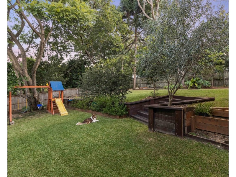 18 Doulton Street, Stafford Heights QLD 4053