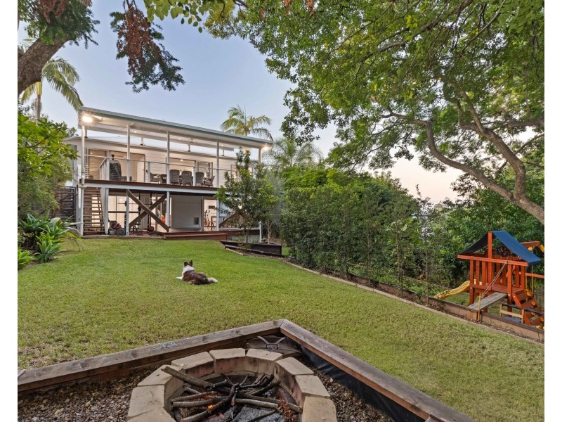 18 Doulton Street, Stafford Heights QLD 4053