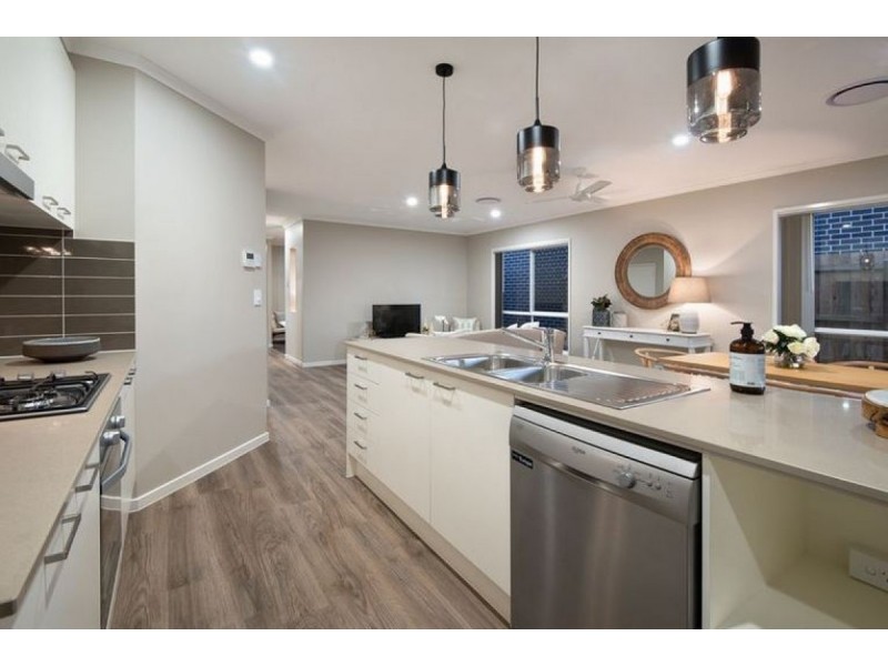 Point Vernon QLD 4655