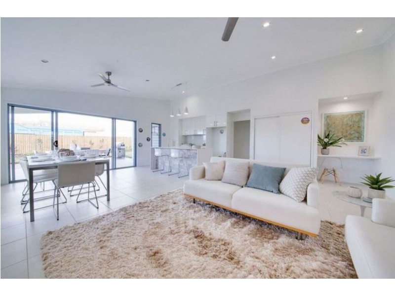 Point Vernon QLD 4655