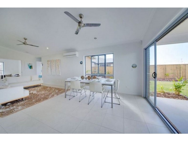 Point Vernon QLD 4655