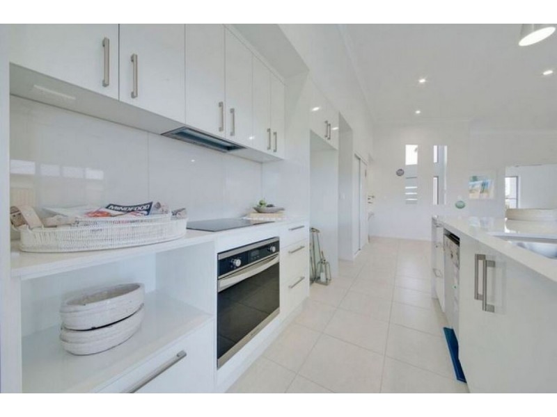 Point Vernon QLD 4655