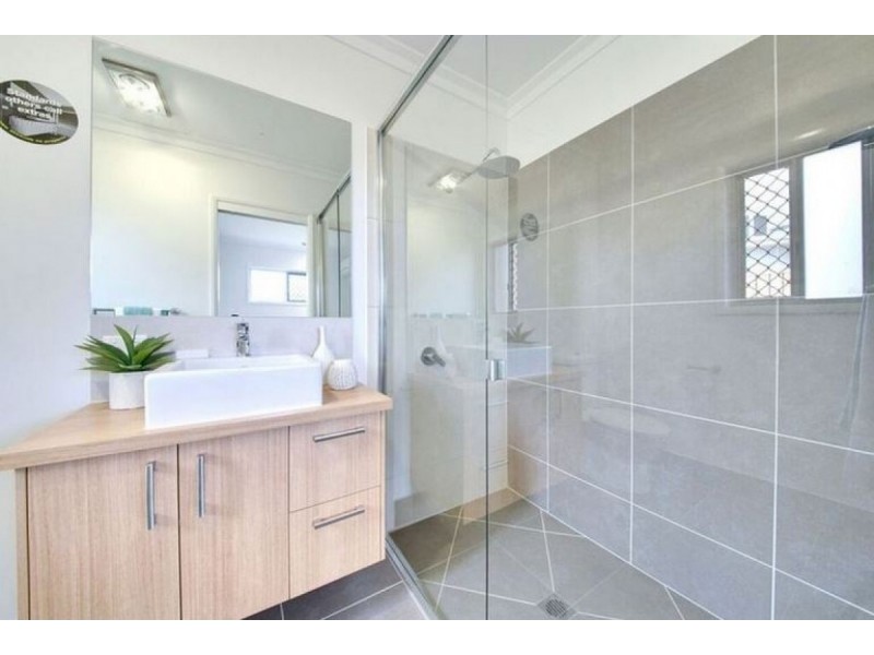 Point Vernon QLD 4655