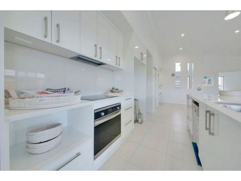 Point Vernon QLD 4655