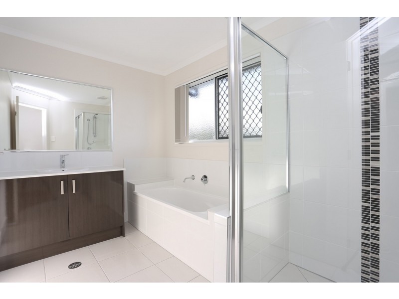 L 1009 Ceylon, Griffin QLD 4503