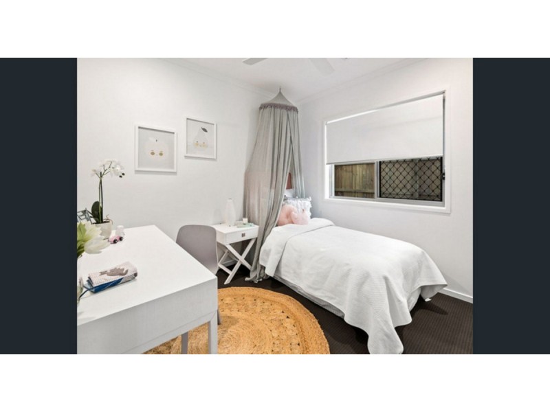 Point Vernon QLD 4655