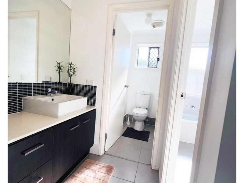 12 Captain Cook Street, Urraween QLD 4655