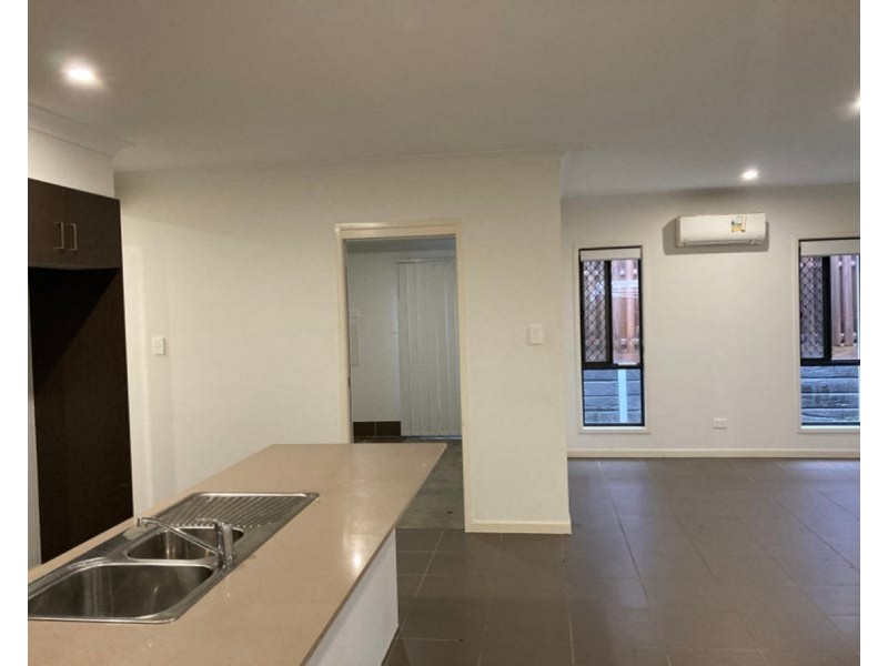 1/1 Broadwater Road, Morayfield QLD 4506