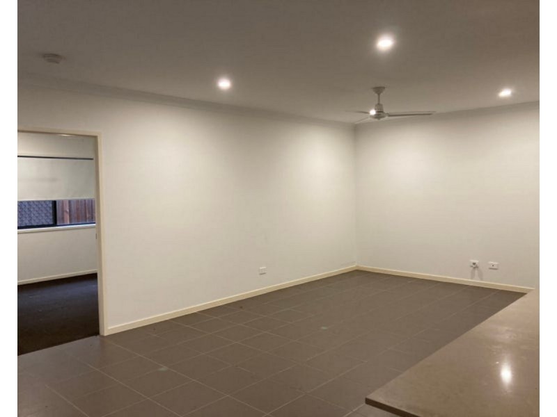 1/1 Broadwater Road, Morayfield QLD 4506