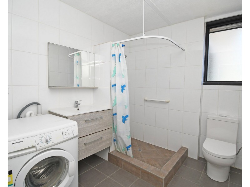 494 Esplanade, Torquay QLD 4655