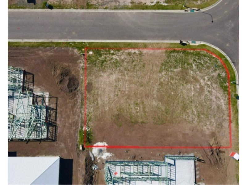 124 Frederick Circuit, Eli Waters QLD 4655