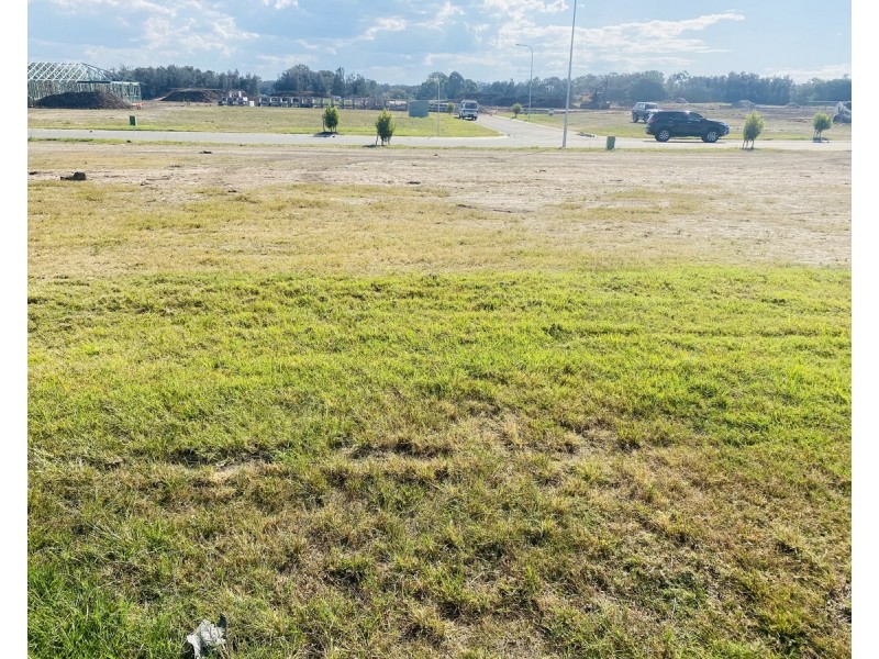 25/79 Frederick Circuit, Eli Waters QLD 4655