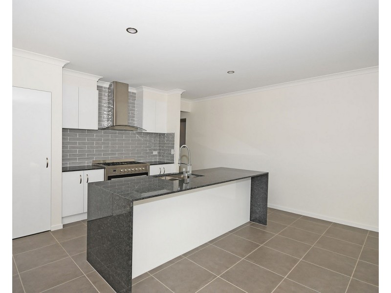 27 Canecutter Court, Kawungan QLD 4655