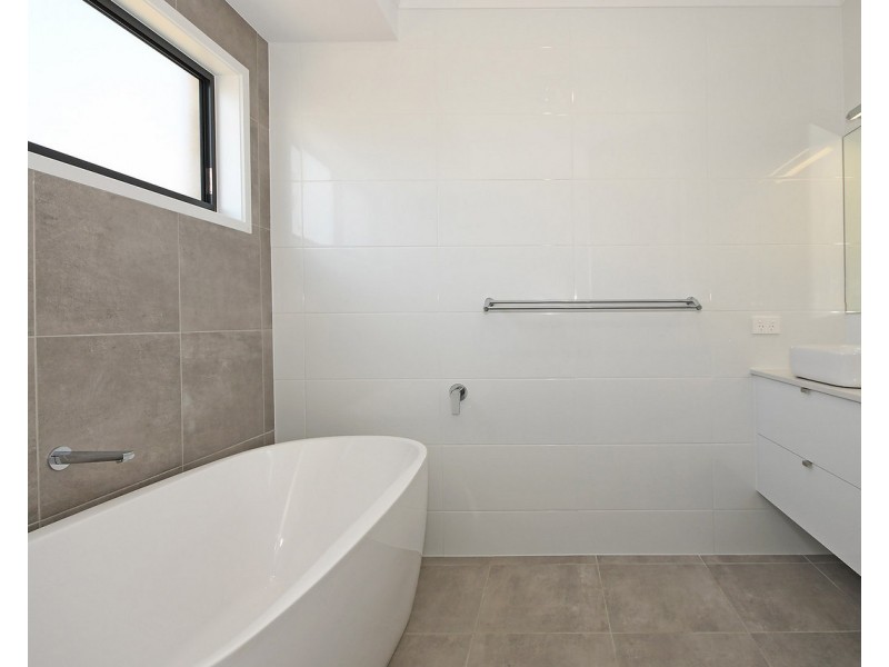 27 Canecutter Court, Kawungan QLD 4655