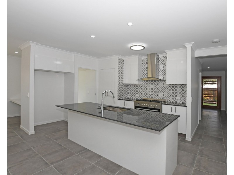 27 Canecutter Court, Kawungan QLD 4655