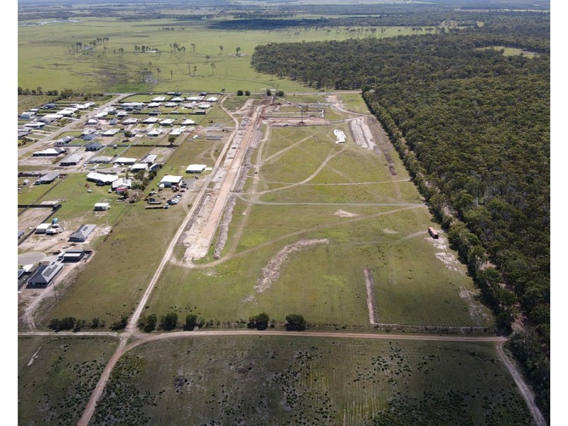 11 New Road, Booral QLD 4655