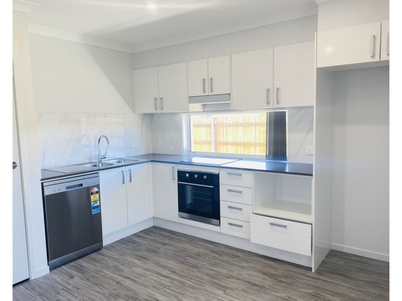 Point Vernon QLD 4655